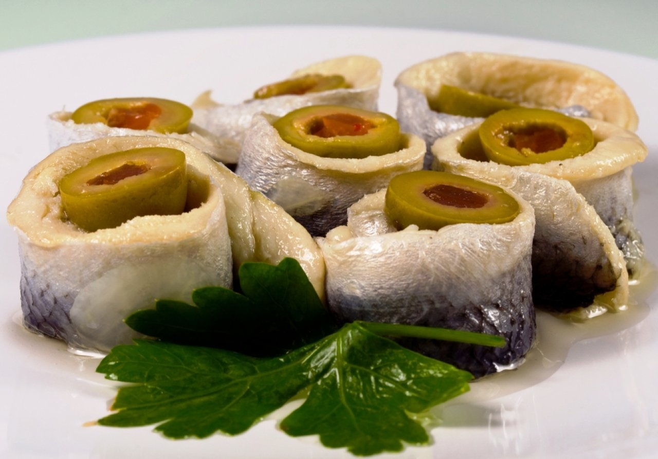 Рольмопсы из маринованной сельди Рольмопсы из маринованной сельди